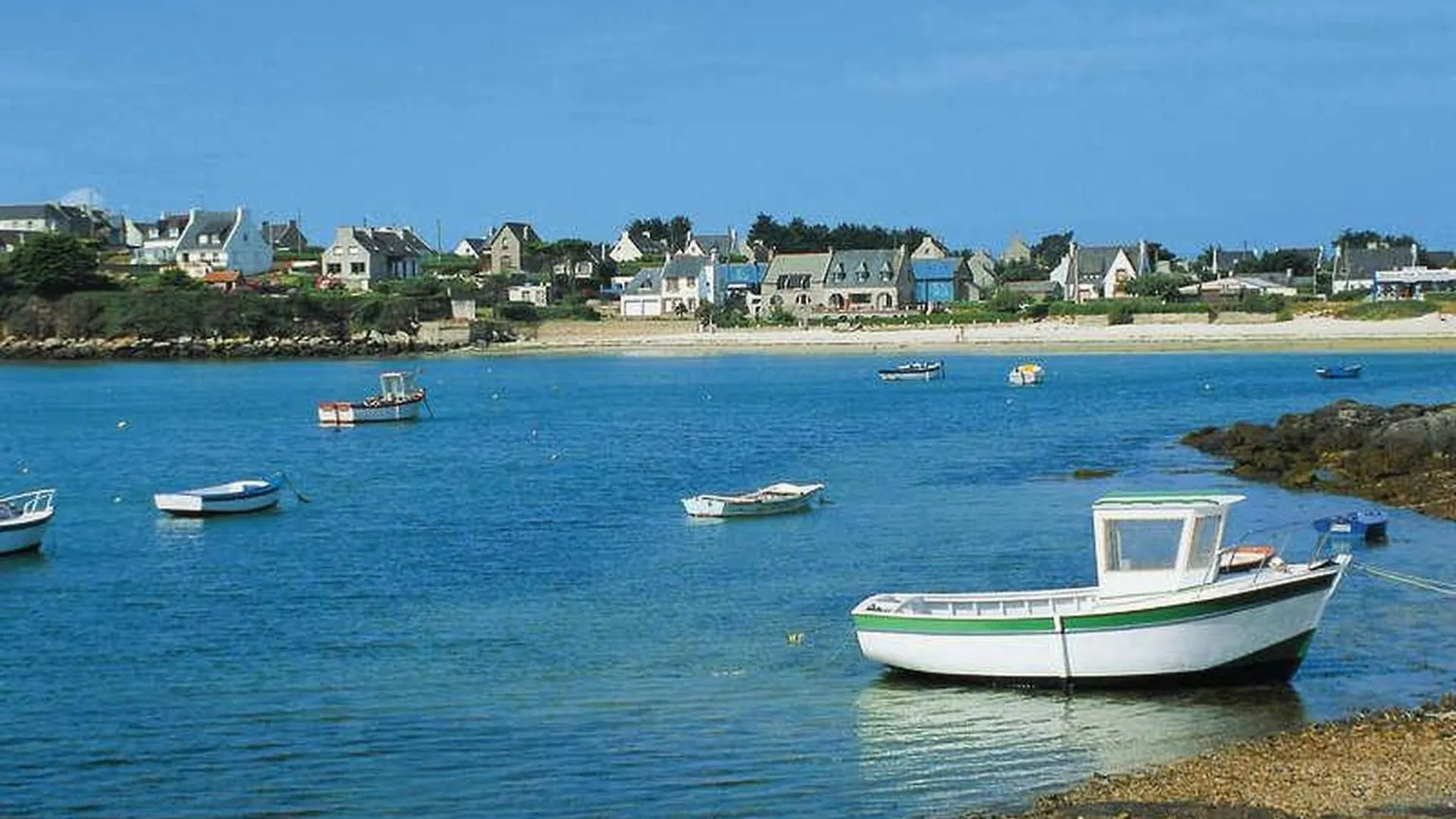 Brittany, House With Swimming Pool And Spa In The Countryside Kersaint-Plabennec